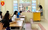 Cận cảnh các thí sinh tập trung làm bài trong phòng thi